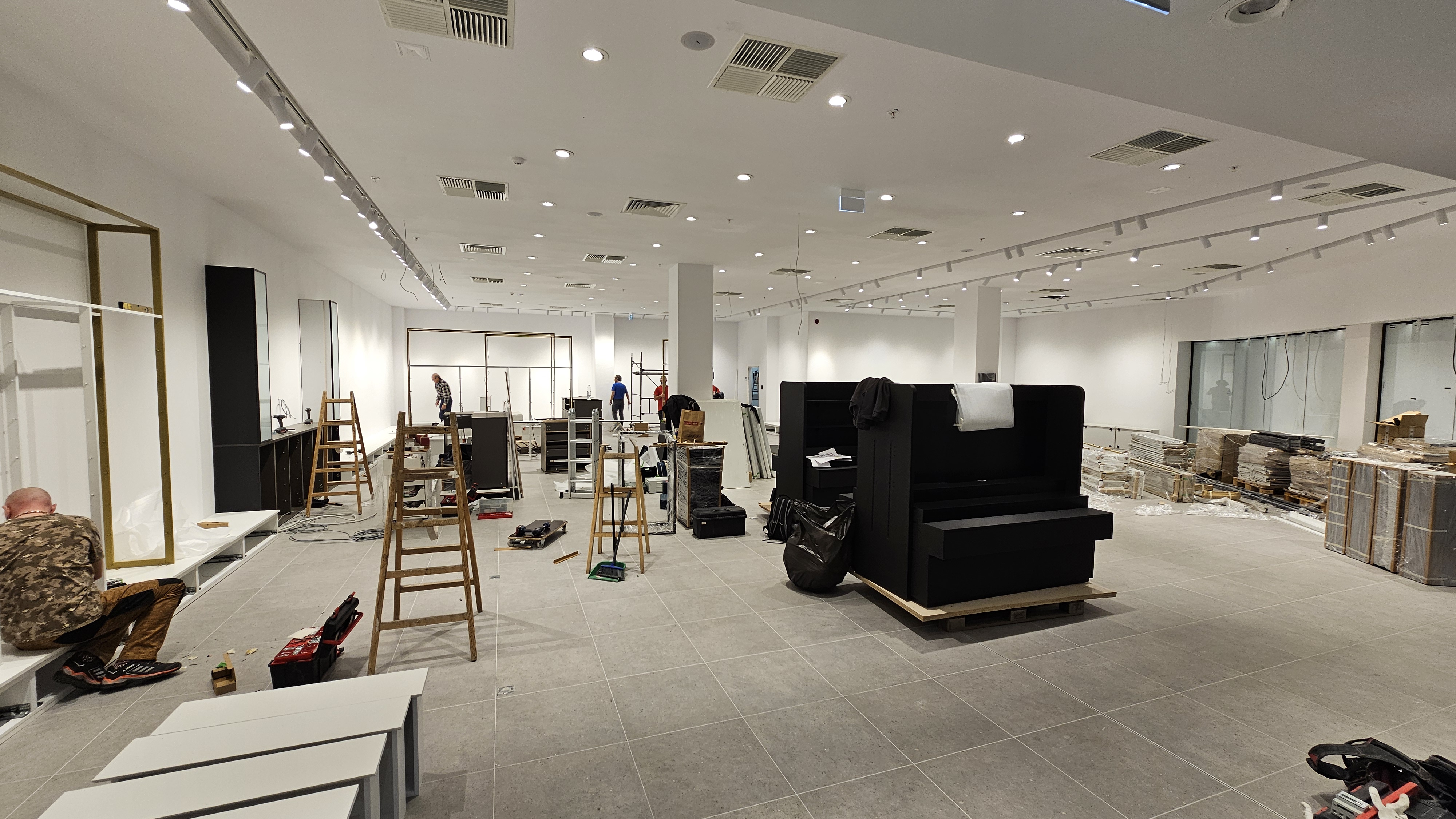 Douglas Sky City - Снимка 2