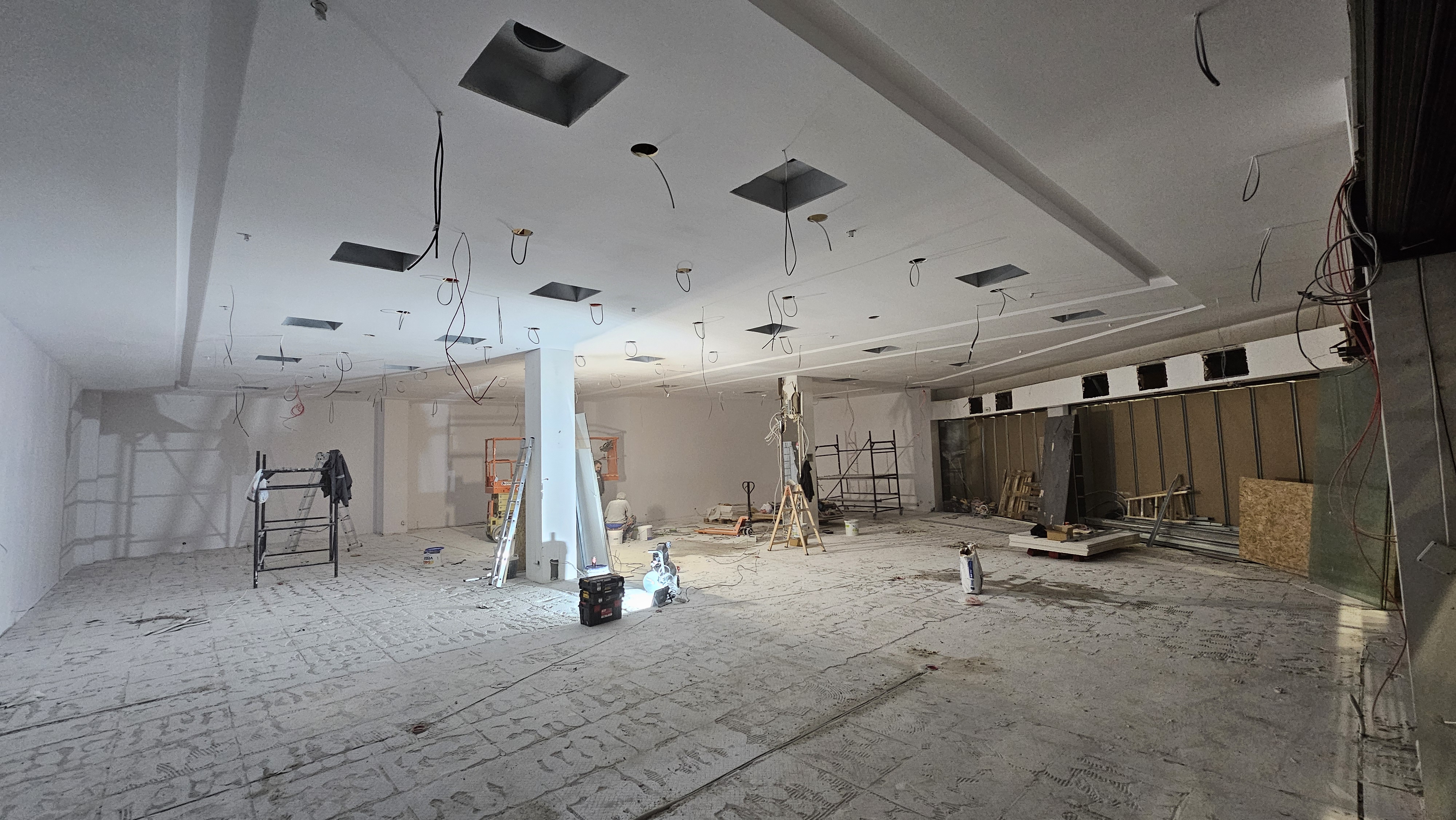 Douglas Sky City - Снимка 5